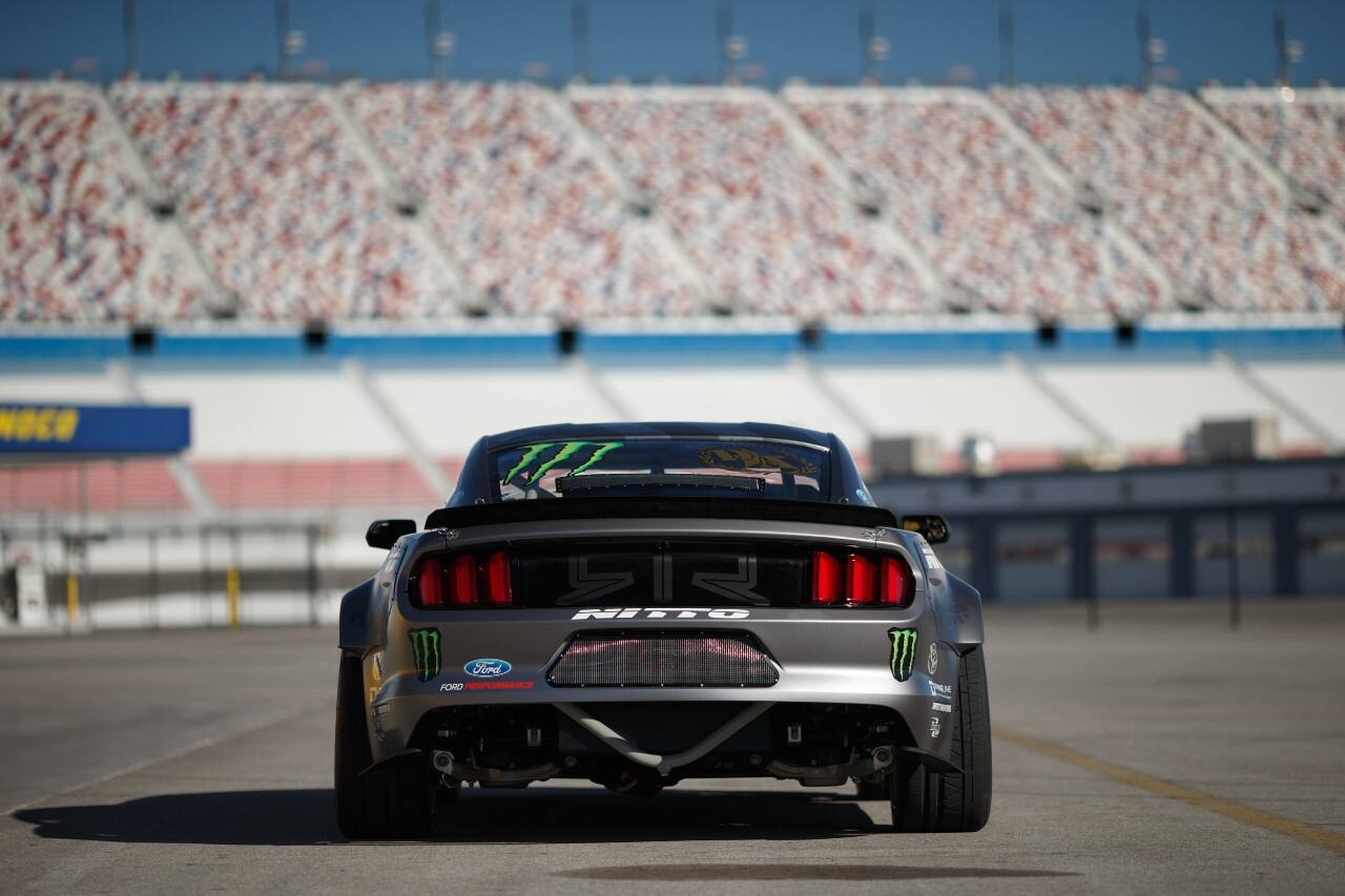 Gittin Shows Off New Competition 2016 Mustang RTR Drift Car