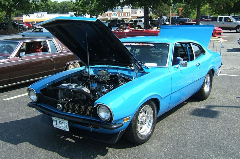 Blue Ford Mustang 