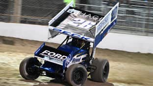 Sprint Car on track