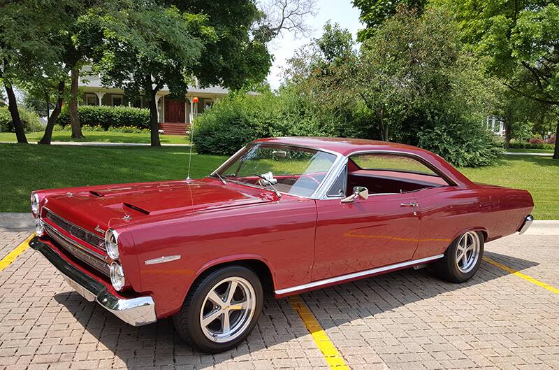 Dark Red 1966 comet