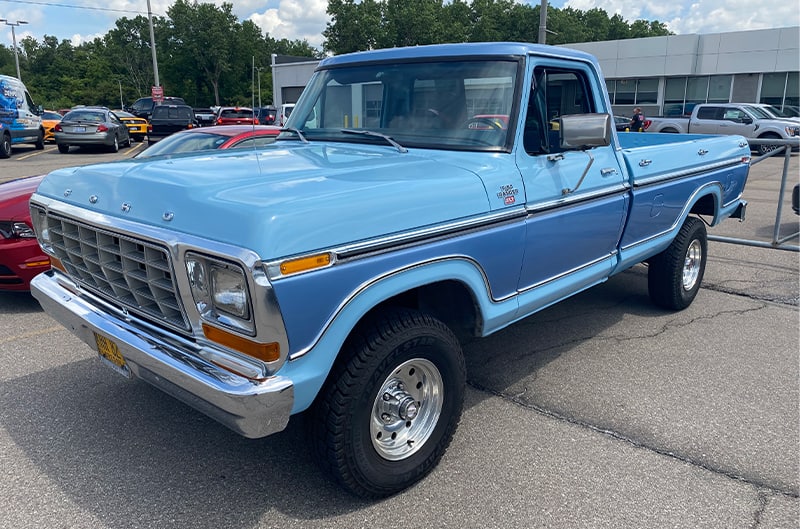 Blue Oval Rides Shine at Cruisin’ Us12 ‘Pit Stop’ At Demmer Ford