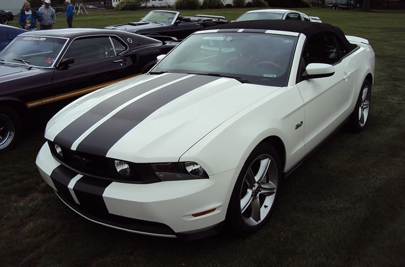 White S197 Mustang with Black stripes 