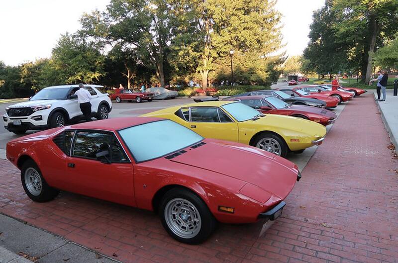 Many panteras parked in lot