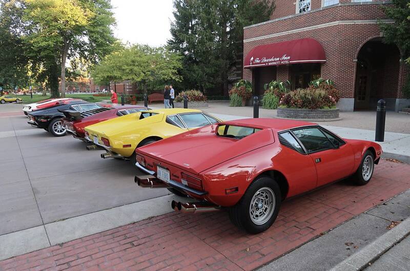 Panteras parked together