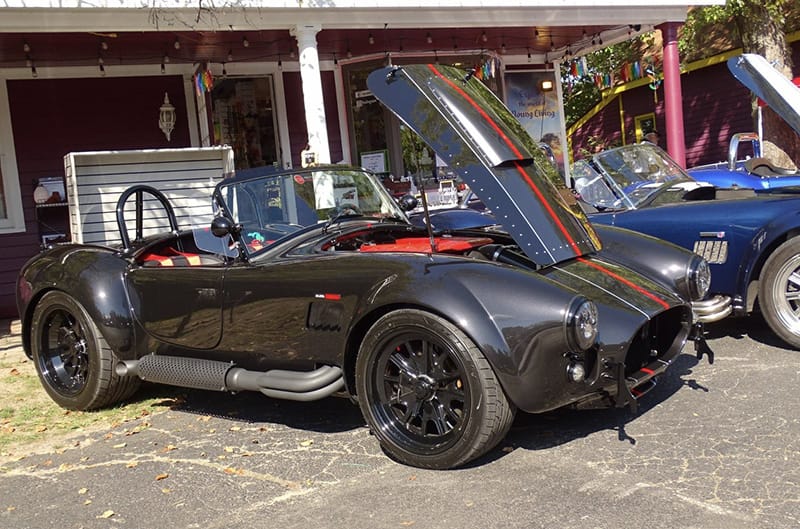 Black and red Shelby Cobra