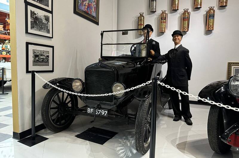 1920s Ford with mannequins