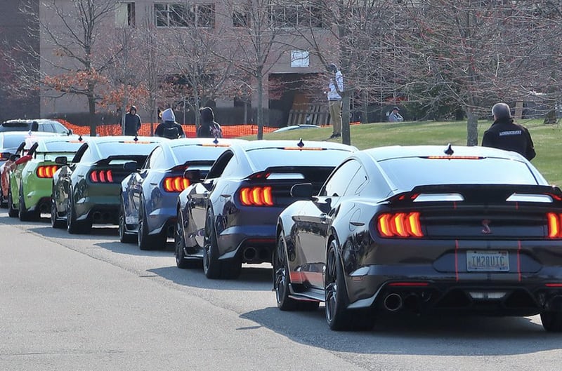 S550 Mustangs entering show