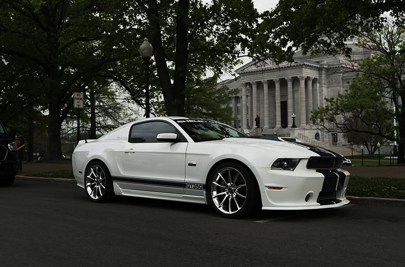 White shellby GT350 S197 mustang