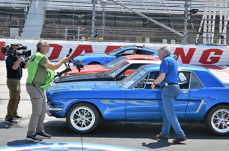 Mustang Owners on track with cars