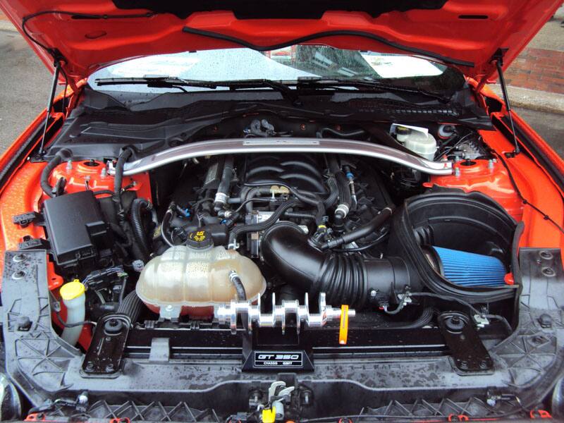 Engine bay of GT350 Mustang