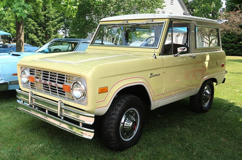 Light yellow ford bronco first generation