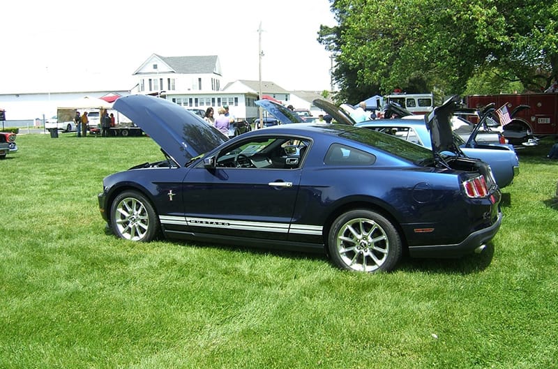 Side profile image of 2011 Mustang