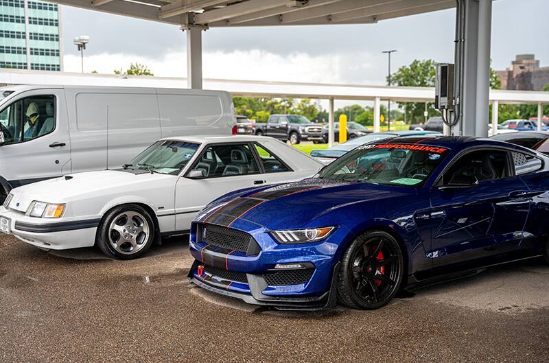 Deep Impact Blue Shelby Mustang GT350