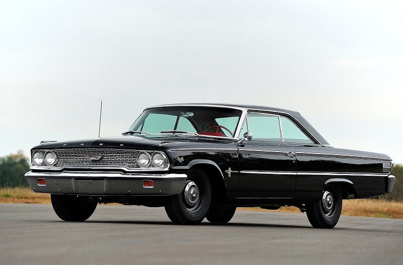 Front profile of black Galaxie