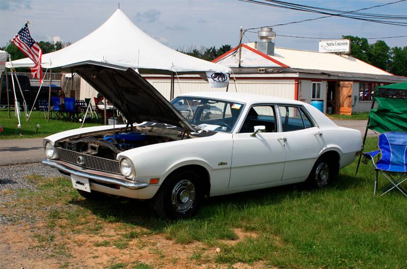 1971 ford maverick 4 door