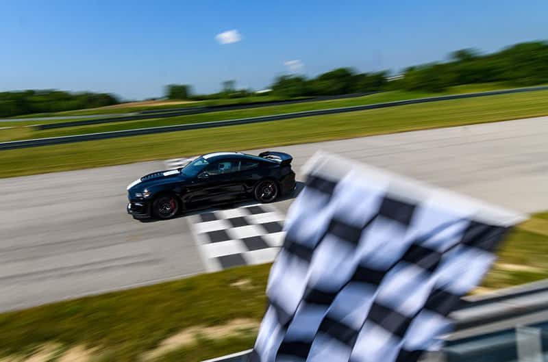 GT500 crossing the finish line