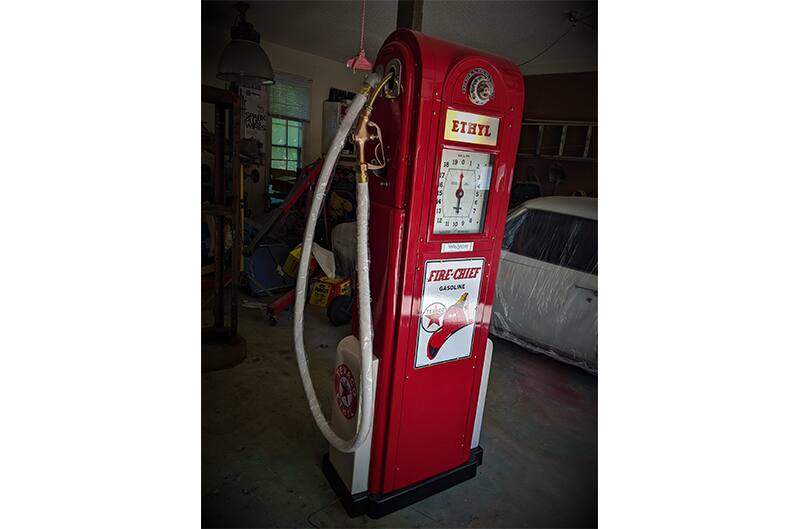 1937 gas pump finished