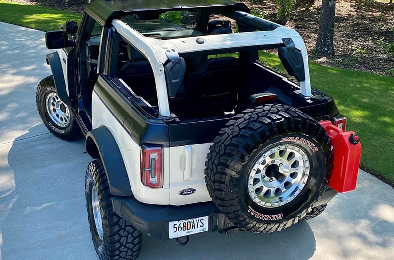 Digitally Remastered 2021 Ford Bronco Looks Ready for Some Vintage