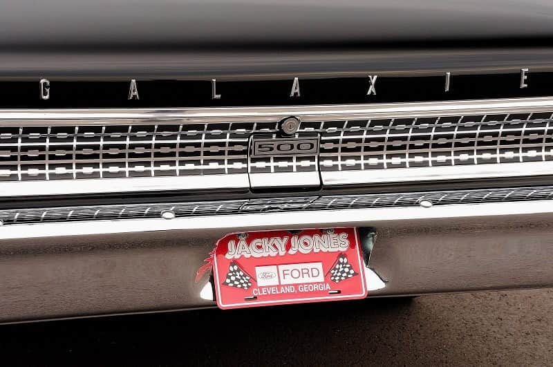 Close up of license plate 