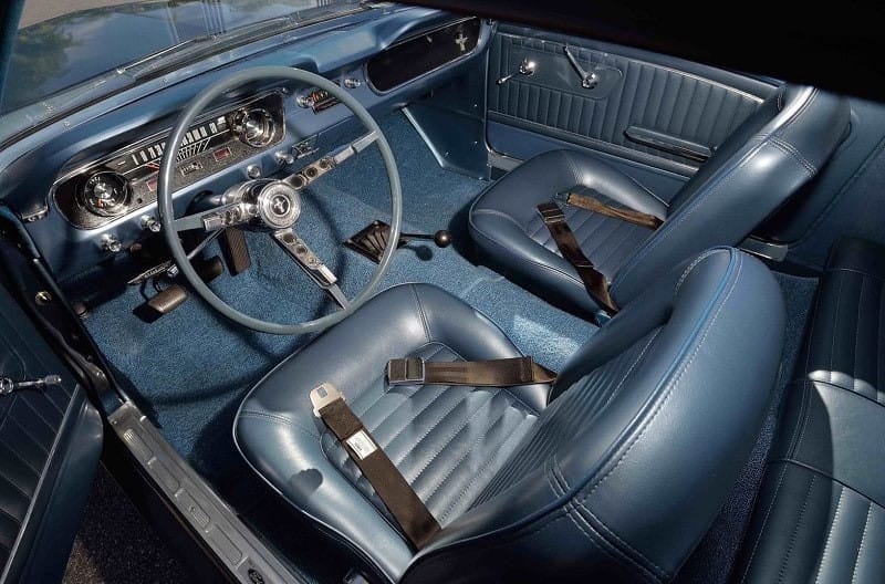 A look at the front seats of the Ford Mustang