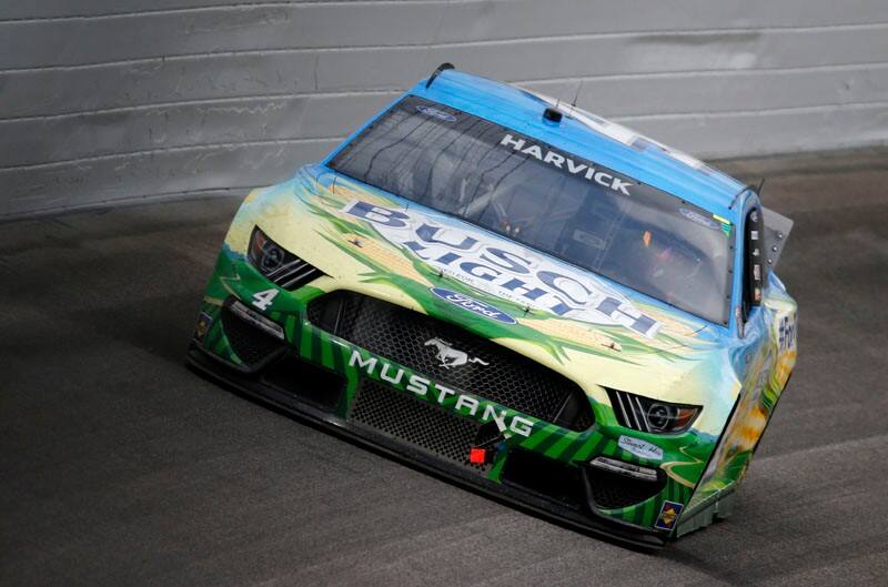 Kevin Harvick Mustang leading on the track